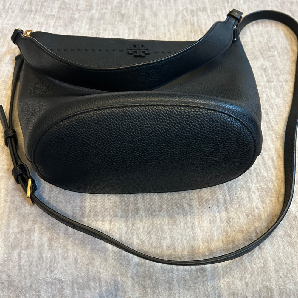 Tory Burch McGraw Pebbled Leather Bucket Bag and Matching Wallet - Picture 3 of 16